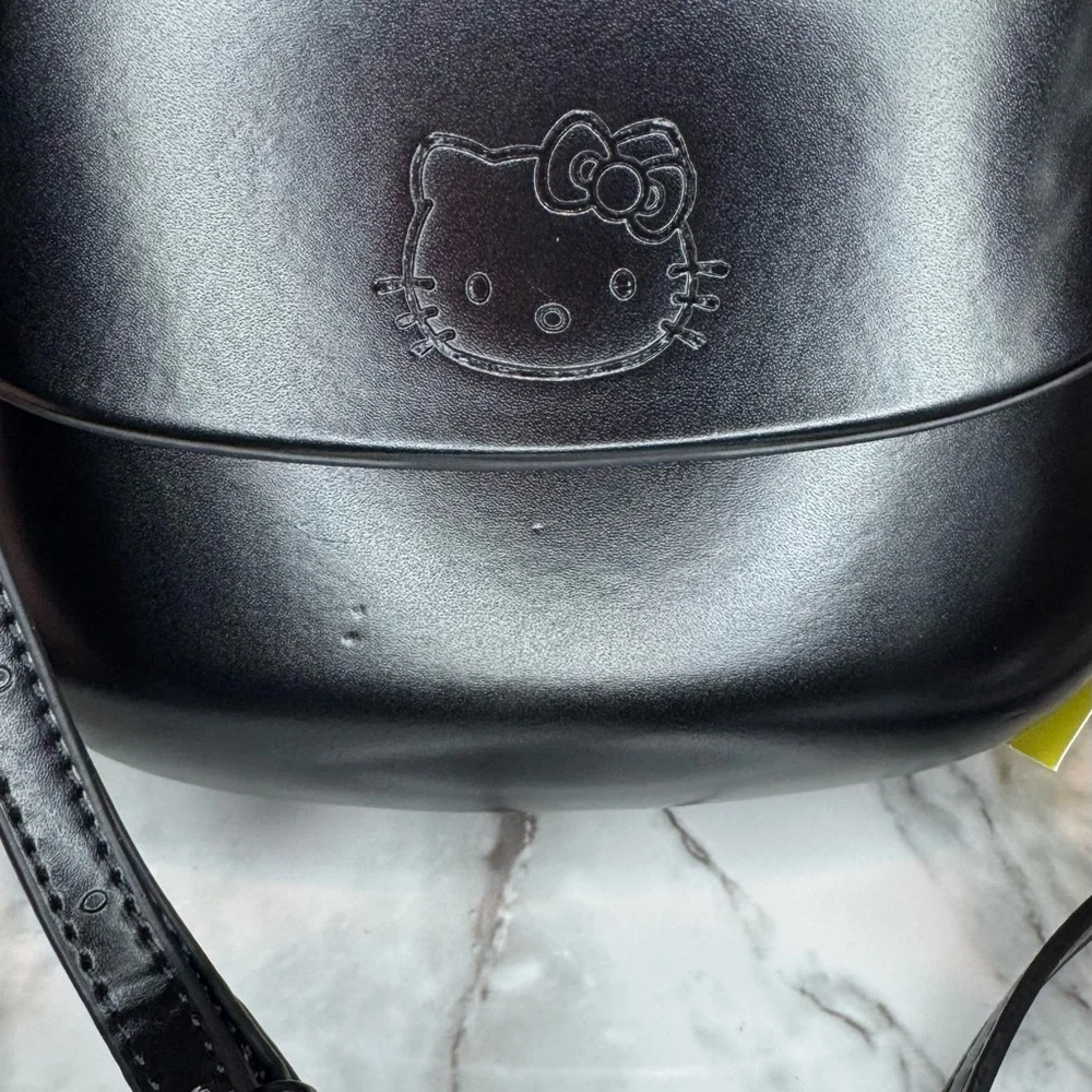 Hello Kitty Black Shoulder Bag - Picture 4 of 8